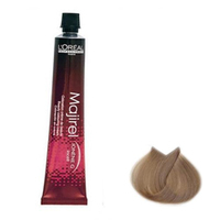 LOreal Professionnel Majirel - Крем-краска Мажирель Ионен G и incell 9. очень светлый блондин 50 мл LOreal Professionnel Majirel - Крем-краска Мажирель Ионен G и incell 9. очень светлый блондин 50 млКраска для волос<br>Стойкая краска-крем для красоты волос. Новая формула гарантирует высокое качество волоса и, как следствие, великолепный, ровный, стойкий, точный цвет. Последняя разработка лабораторий L’Oreal молекула incell в сочетании с базовым полимером ухода Ионен G впервые позволяет обеспечить глубокий уход и максимальную защиту на всех трех зонах строения волоса. Система высокой стойкости (НТ) позволяет в 2 раза увеличить сопротивляемость волос вредному воздействию ультрафиолетового излучения и защищает цвет от вымывания. Система проявления цвета (Revel Color) отвечает за чистоту и насыщенность цвета. Мощность осветления до 3 тонов. Покрытие седины до 100%.Молекула incell, микрокатионный полимер Ионен G™, многомерные молекулы системы высокой стойкости (НТ), система проявления цвета (Revel Color).Объем: 50 мл<br>