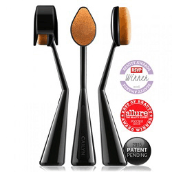 Cailyn O! Wow Brush - Кисть для нанесения тона 