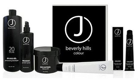 В основе всех средств для волос J Beverly Hills — природные компоненты, растительные экстракты и эфирные масла, способствующие питанию и увлажнению прядей/
